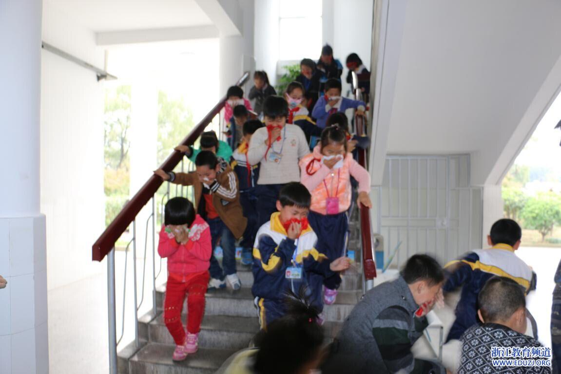 长兴太湖小学"师生消防演练"